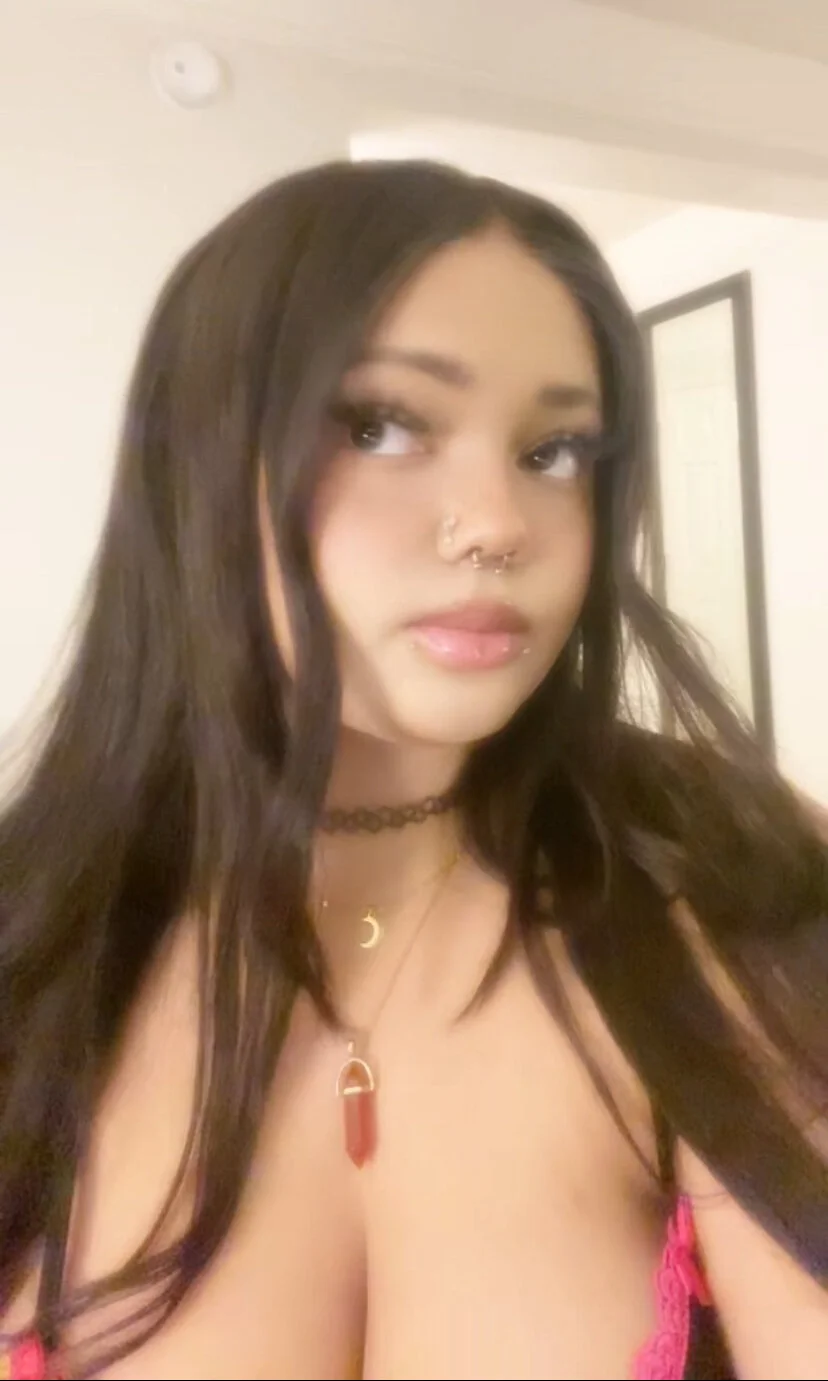 XXX Porn Photo of Nude lilmixedgf 2