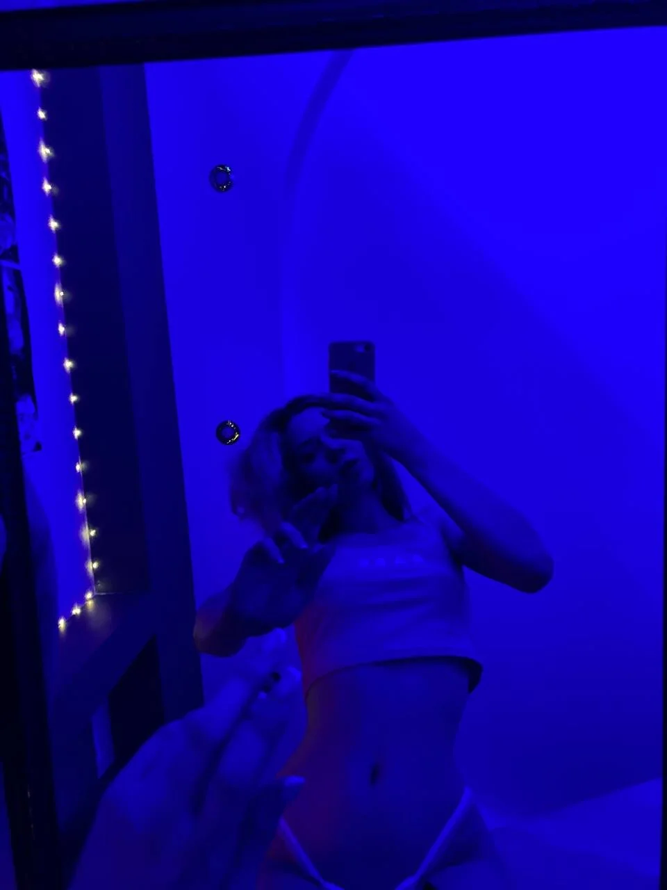 XXX Porn Photo of Nude Kira_Light 3