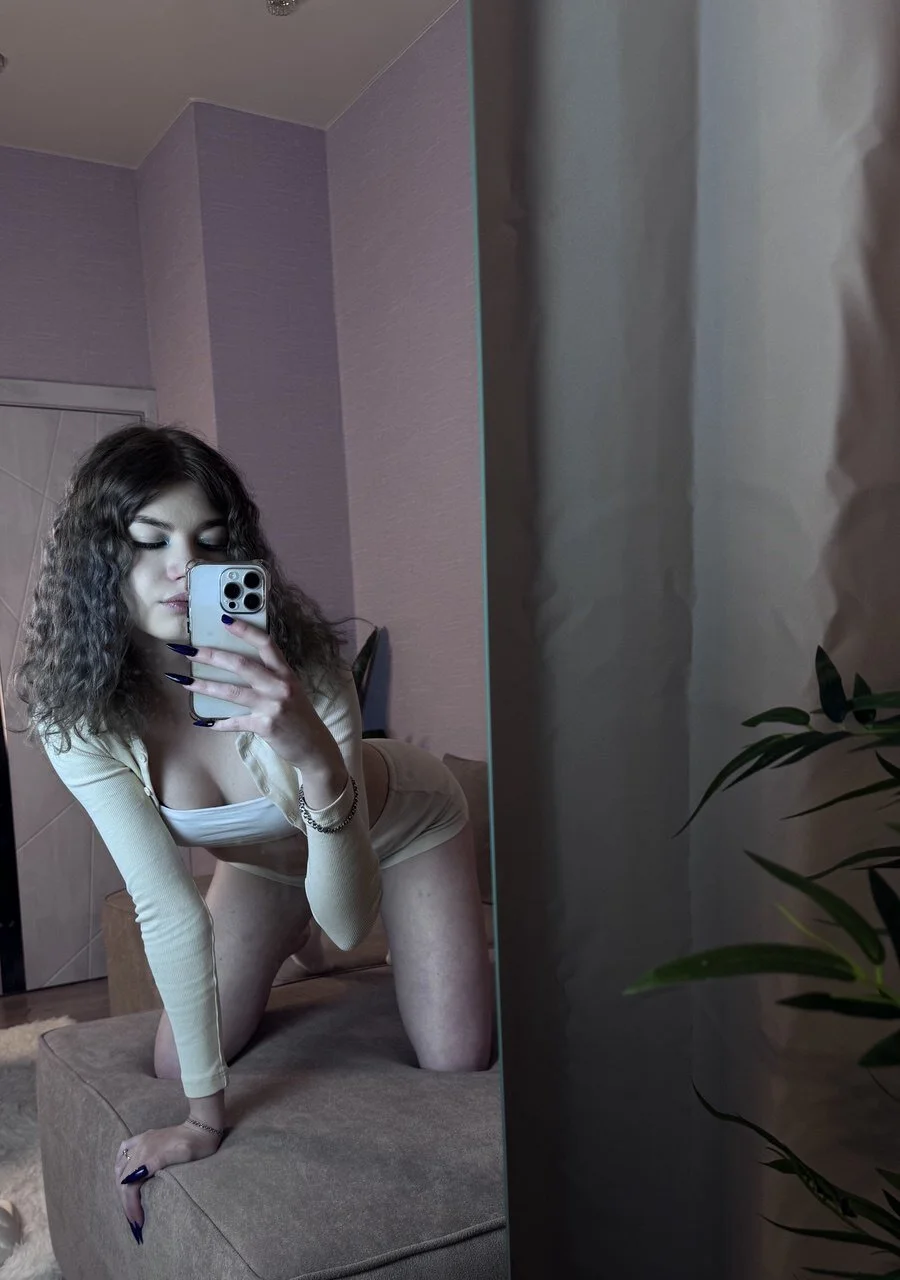 XXX Porn Photo of Nude EvelynWilmor 4