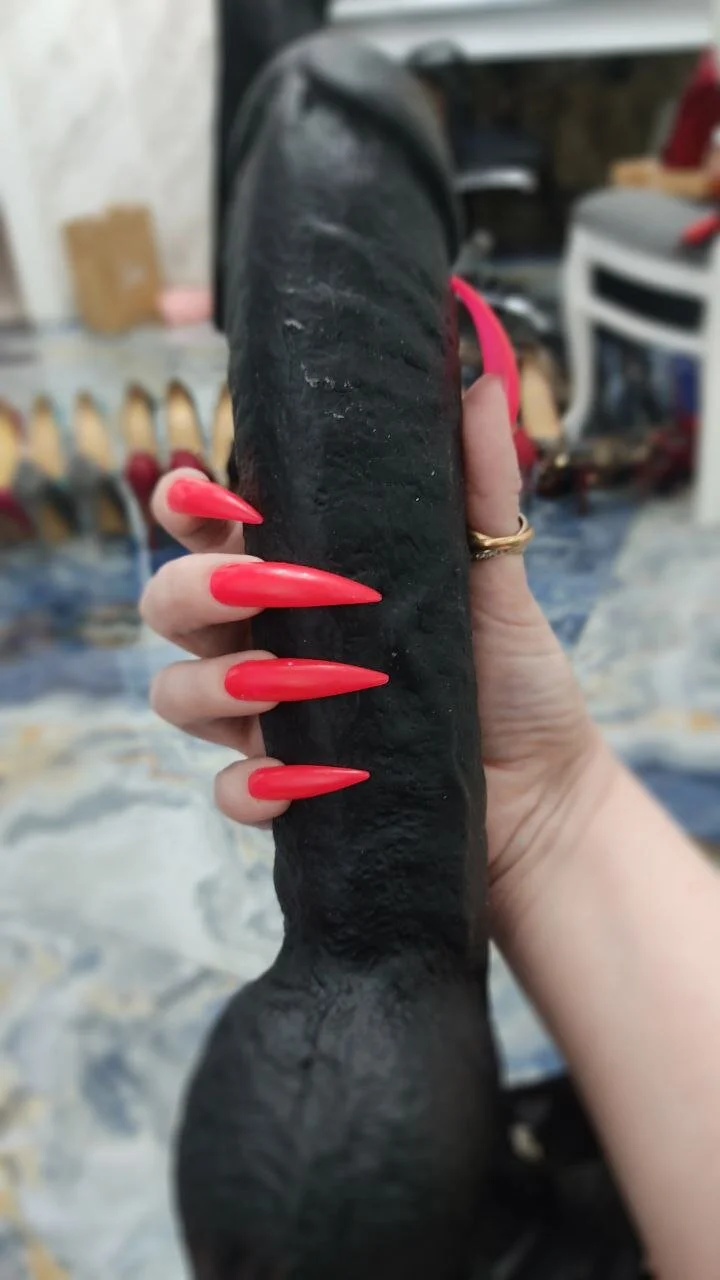 XXX Porn Photo of Nude FinDomGod 10