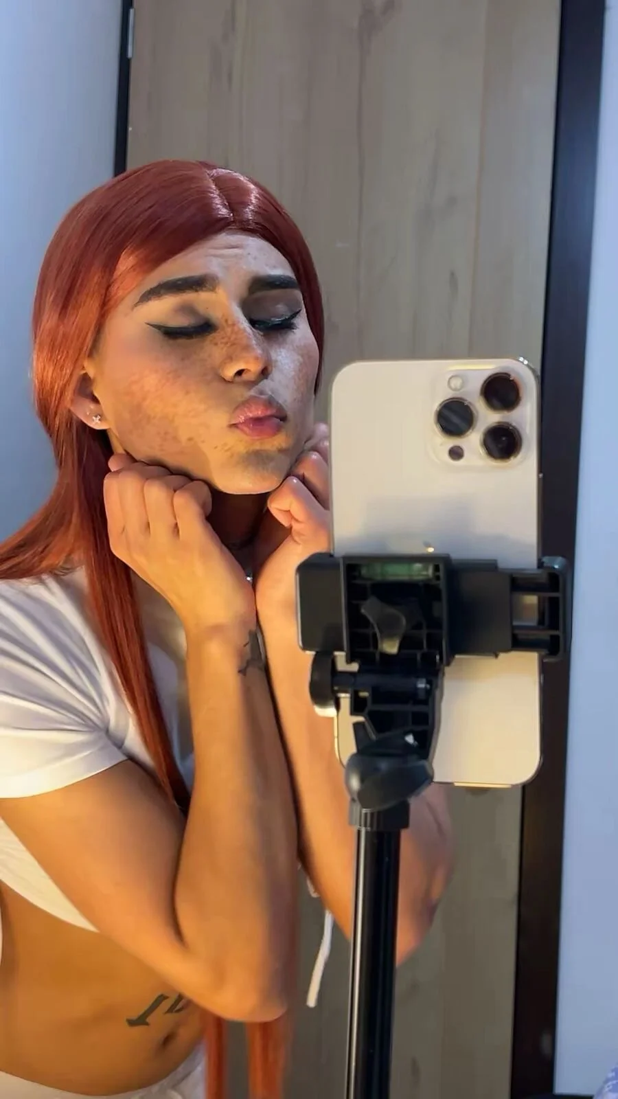 XXX Porn Photo of Nude alisoondrean_ 3