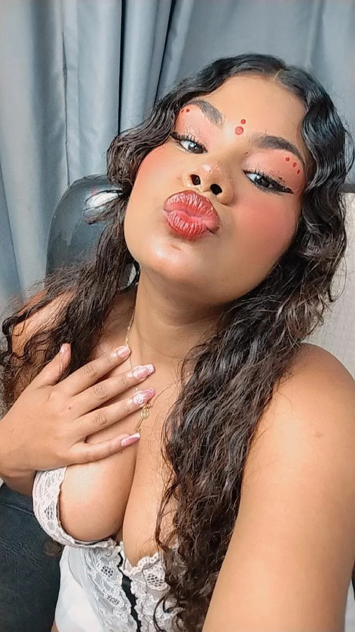 XXX Porn Photo of Nude yaazhinii 32
