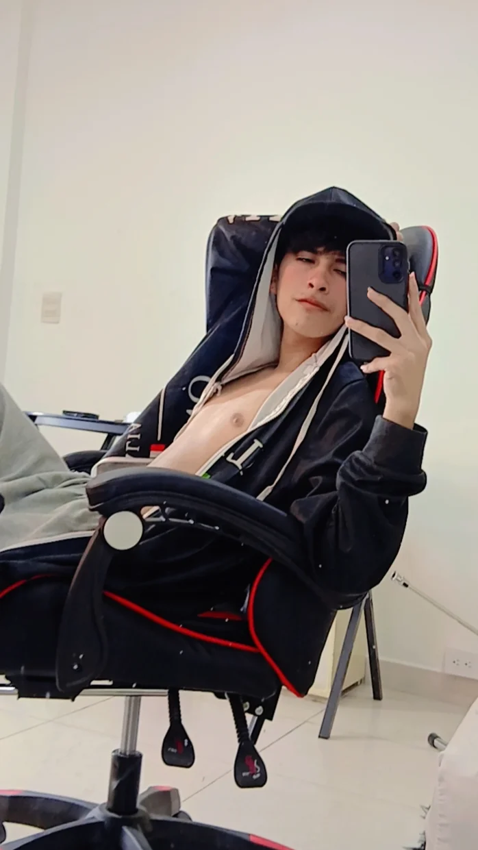 XXX Porn Photo of Nude julian_xx 4