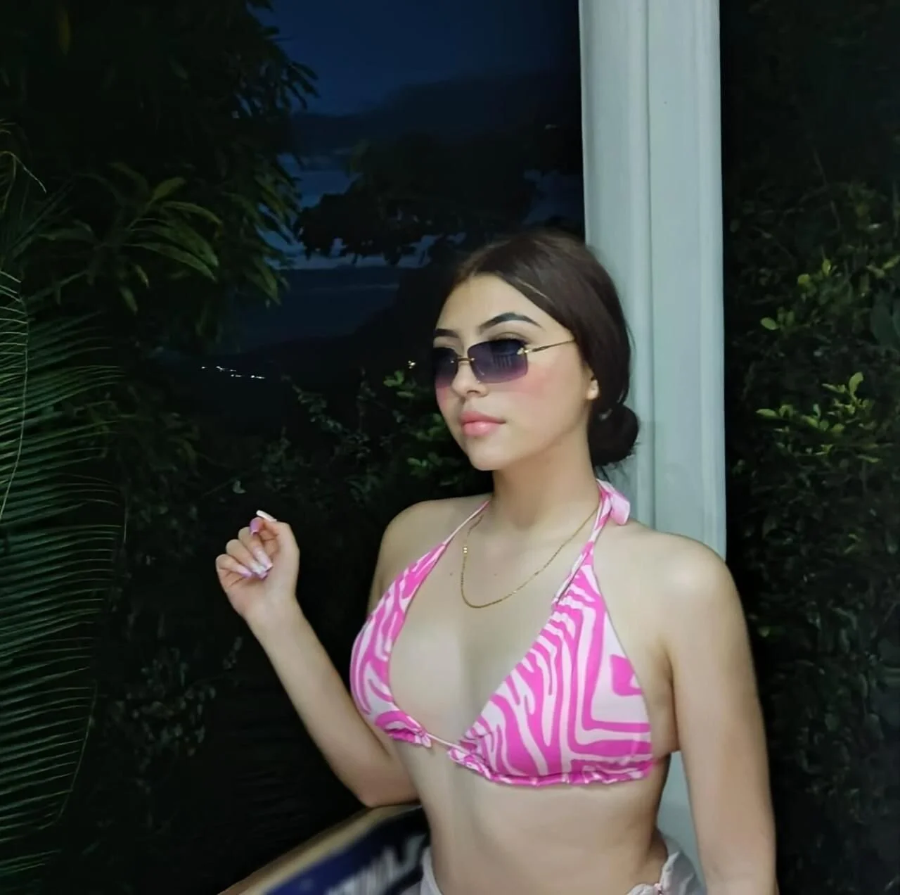 XXX Porn Photo of Nude Queen_rosse 3