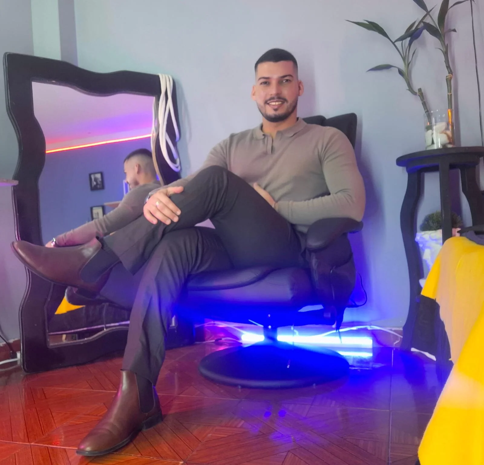 XXX Porn Photo of Nude HenryBenso 18