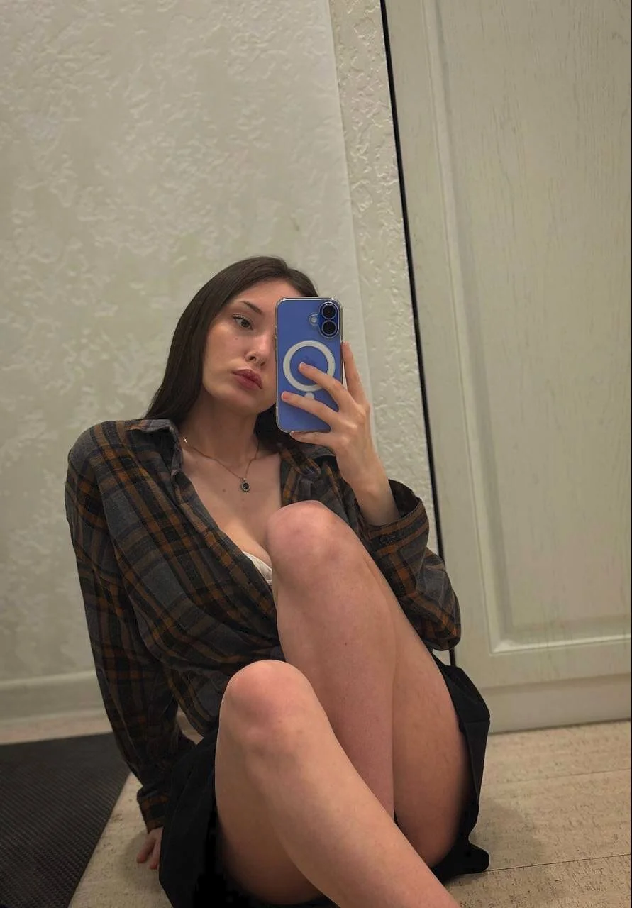 XXX Porn Photo of Nude JoniBreznak 13