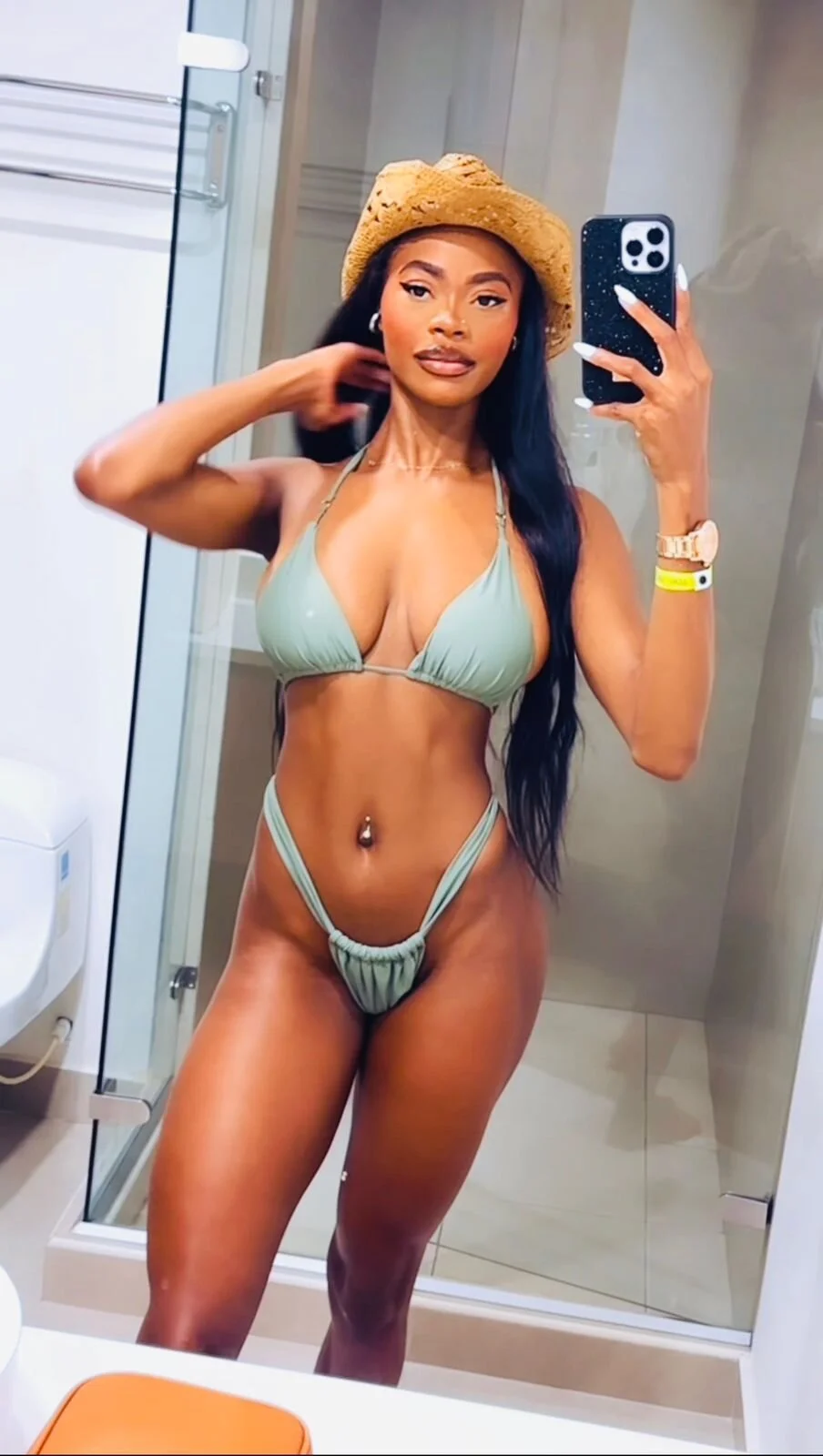 XXX Porn Photo of Nude Ayra-starh 10