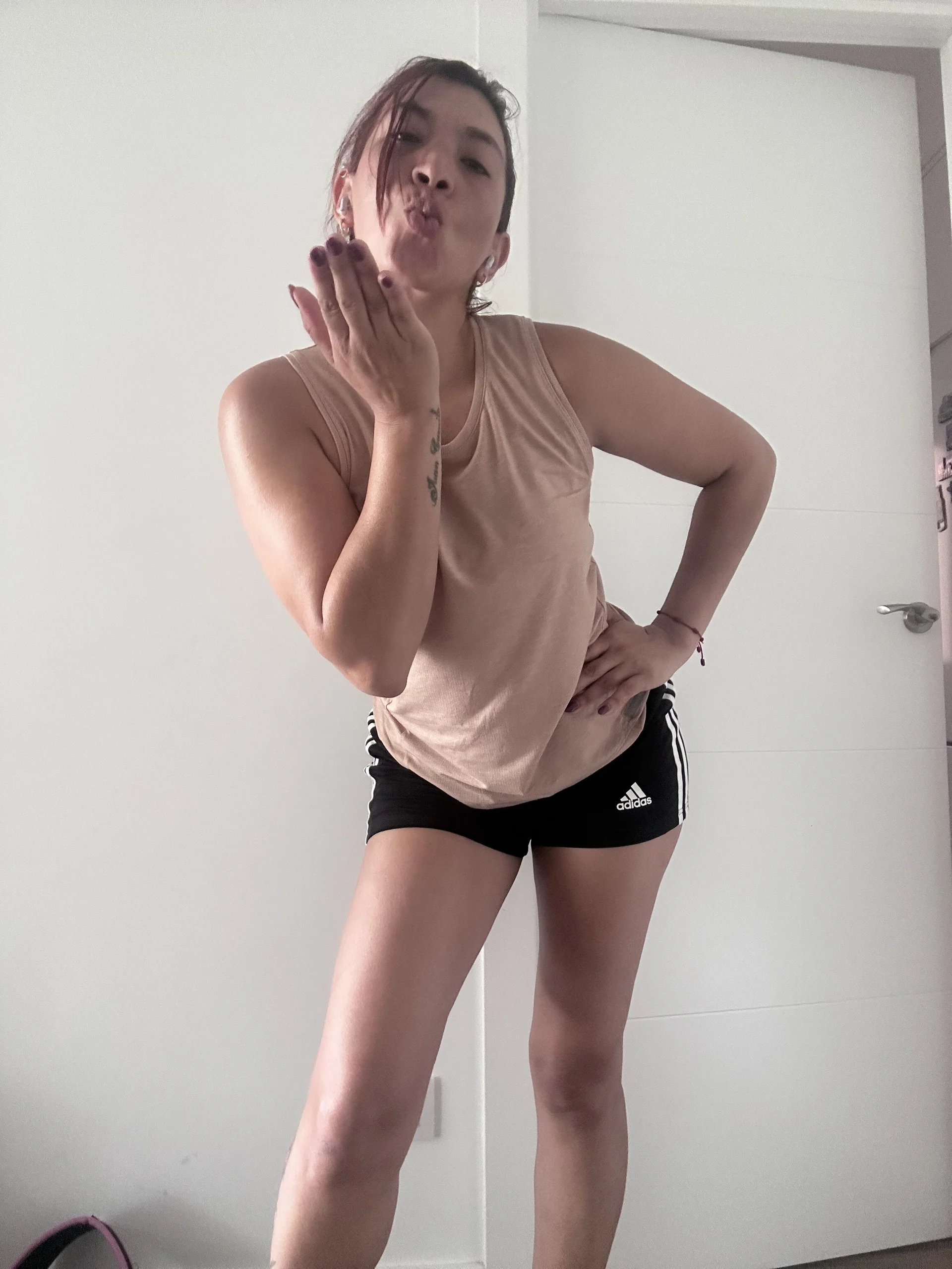 XXX Porn Photo of Nude EmelyGigi 3
