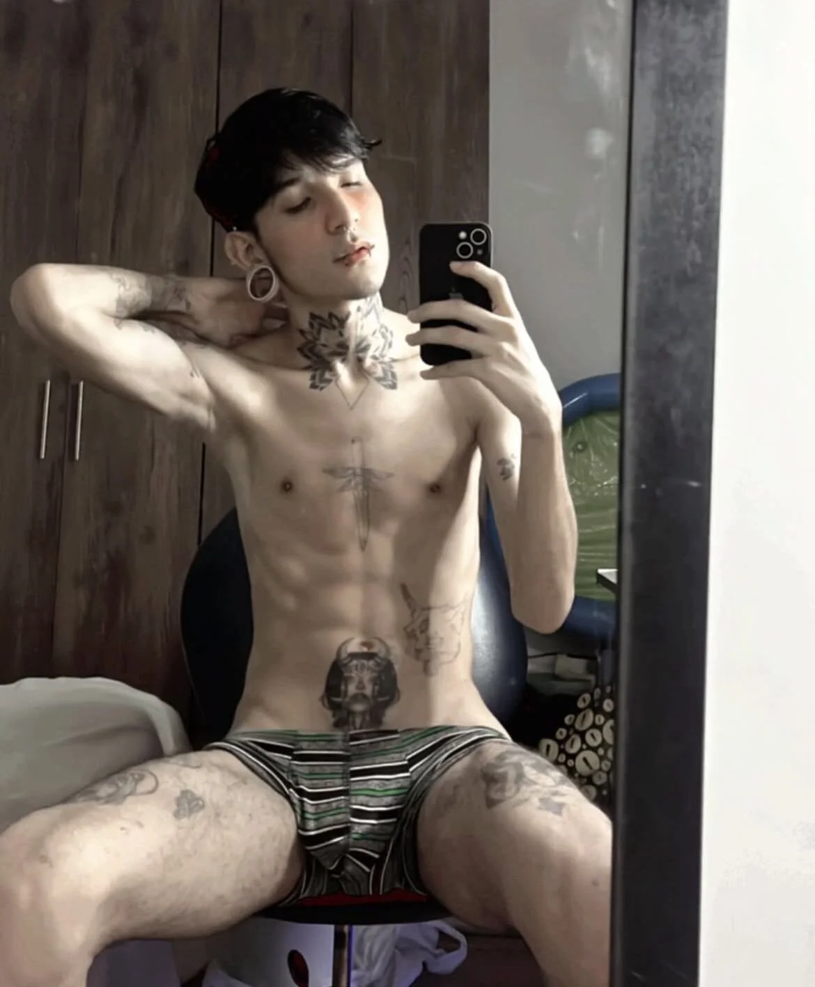 XXX Porn Photo of Nude marshall__k 6