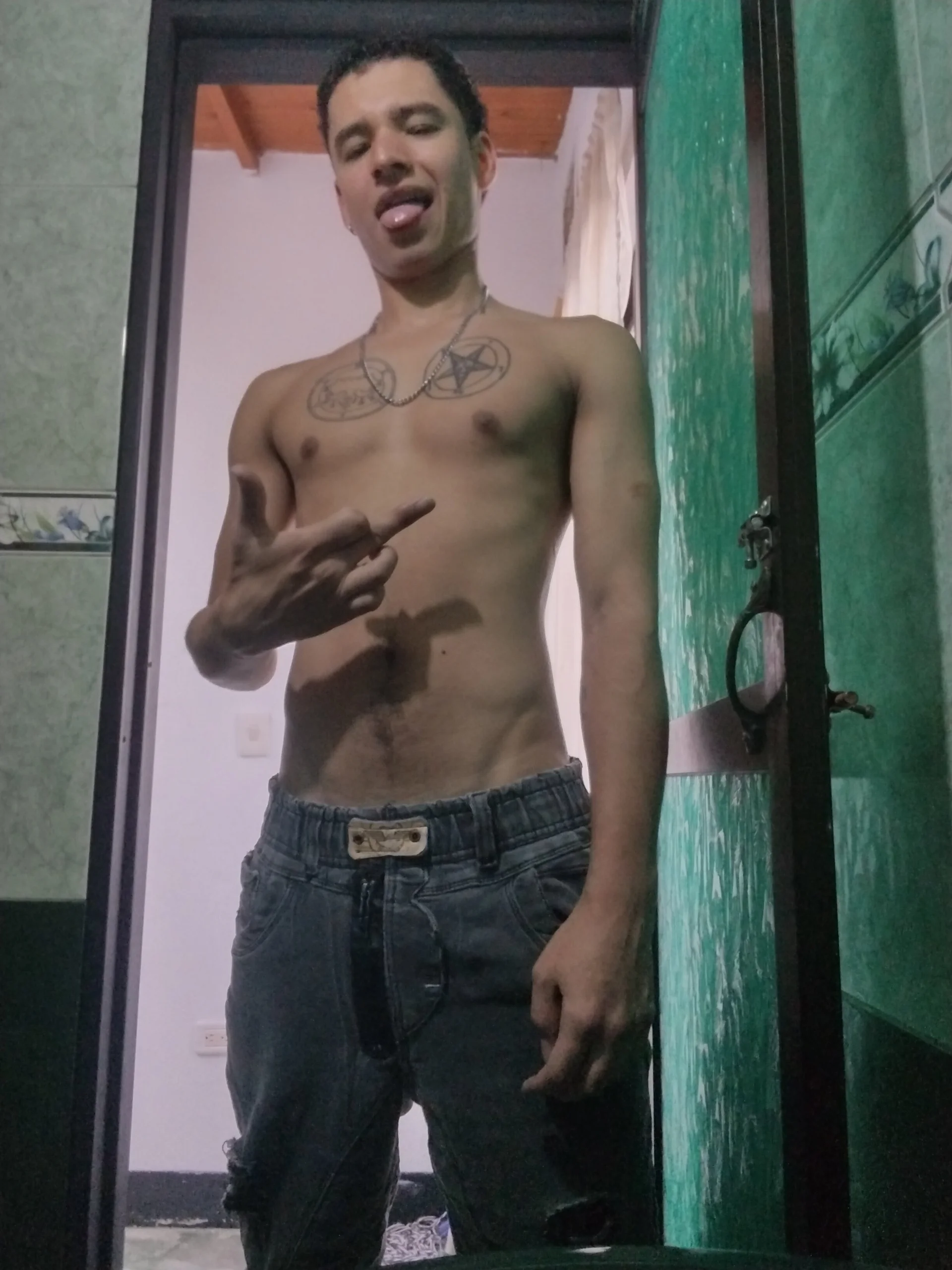 XXX Porn Photo of Nude TraducedEscrow 4