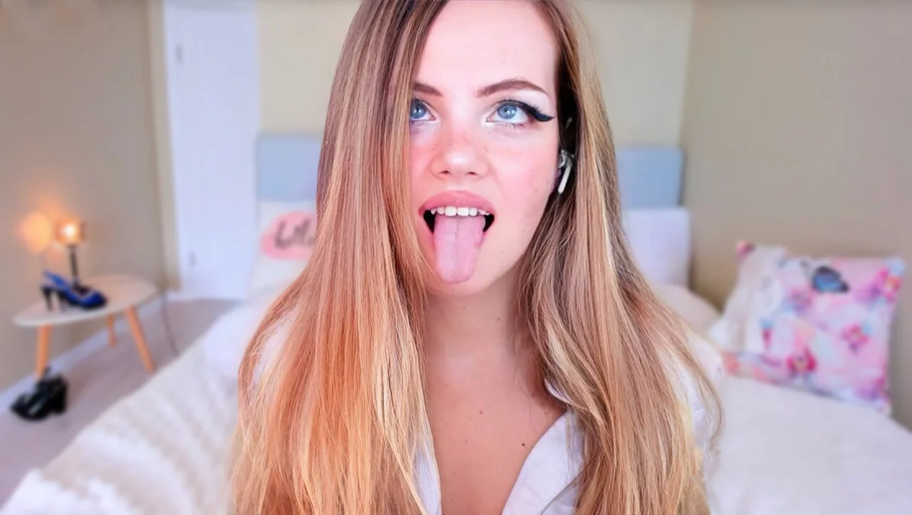 XXX Porn Photo of Nude CutieEllie 1