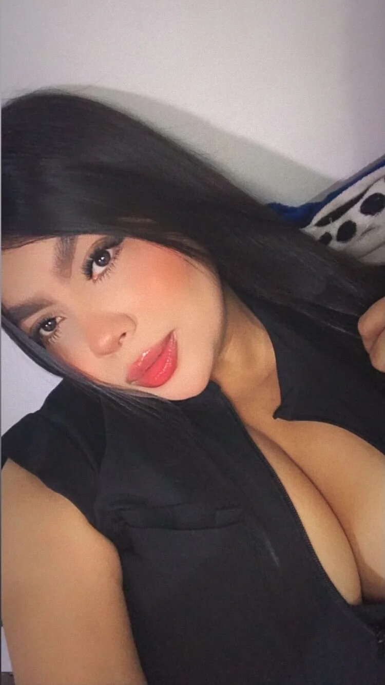 XXX Porn Photo of Nude BellaBoobs_ 1