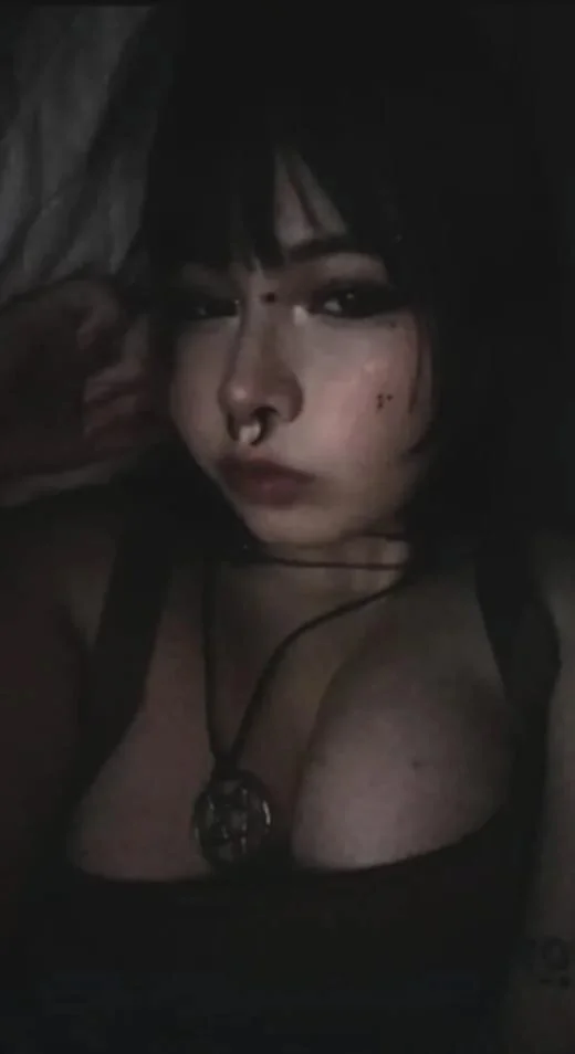 XXX Porn Photo of Nude Ivi_jones_ 1