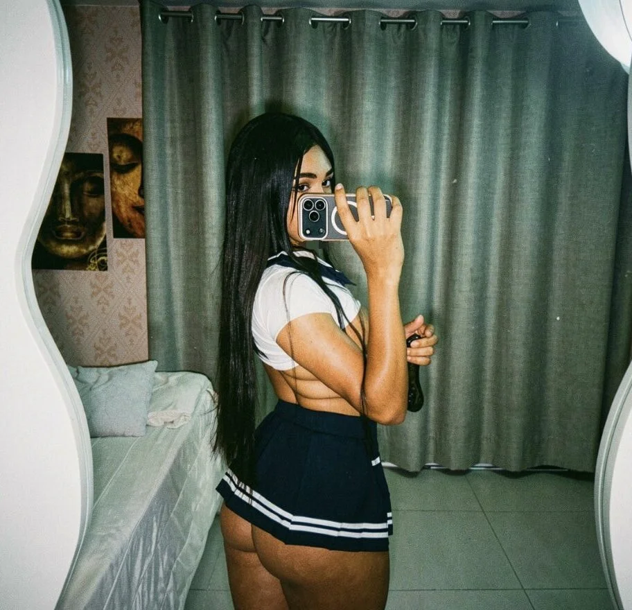 XXX Porn Photo of Nude Hot_ladyy 2