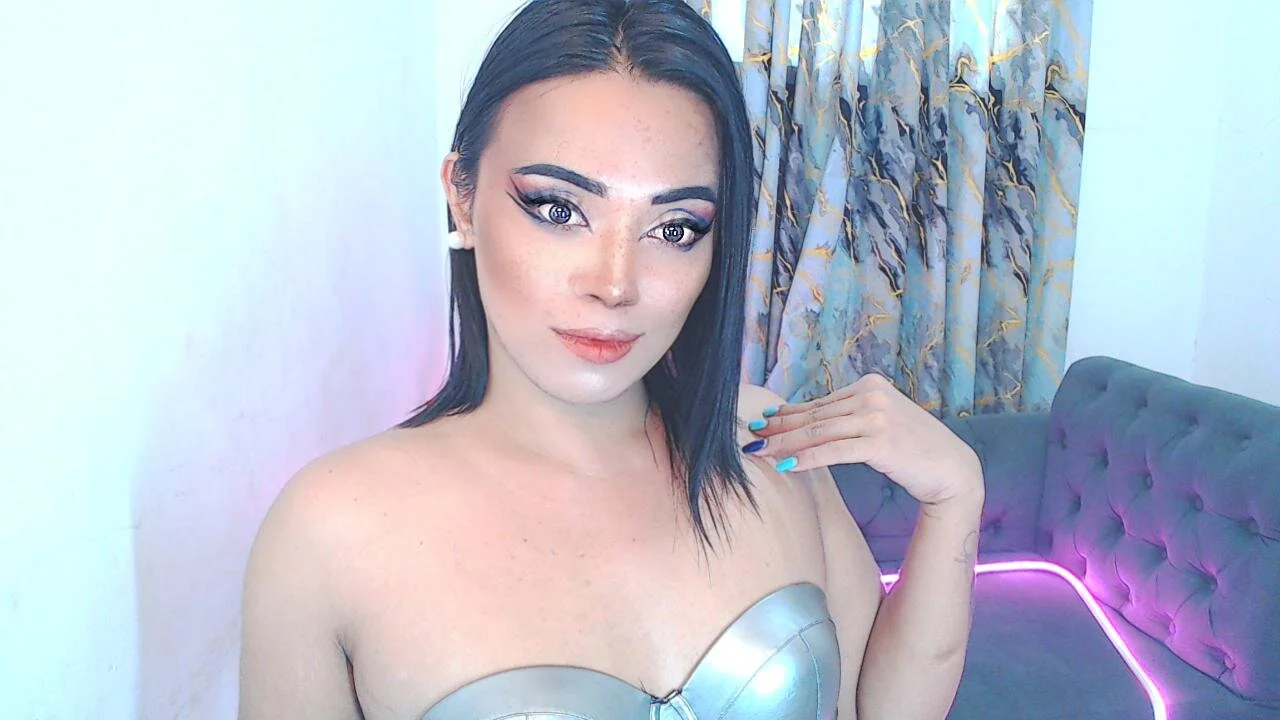 XXX Porn Photo of Nude urtransmistressx 15