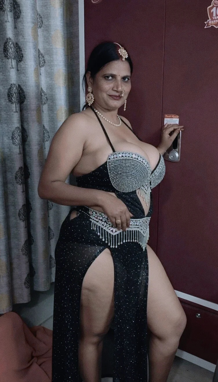 XXX Porn Photo of Nude Lustysugandhabhabhi 2