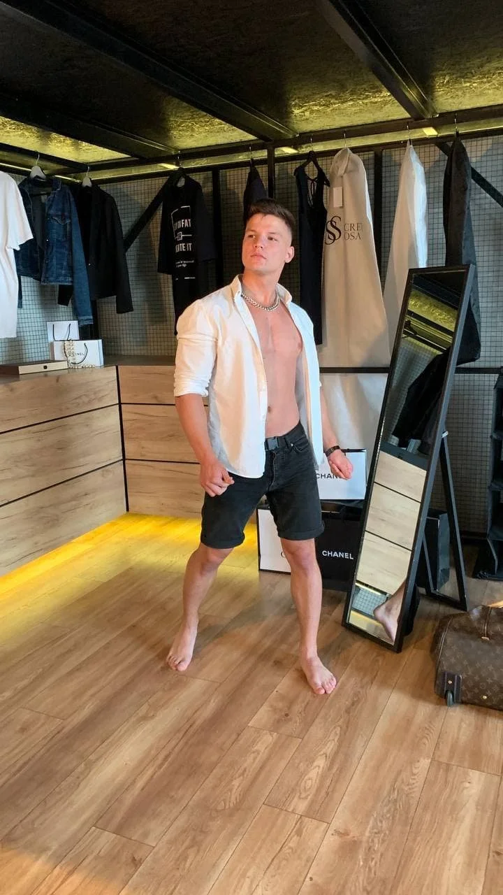 XXX Porn Photo of Nude OliverSport 44