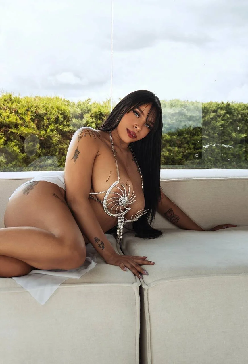 XXX Porn Photo of Nude MadeleineSanez 2