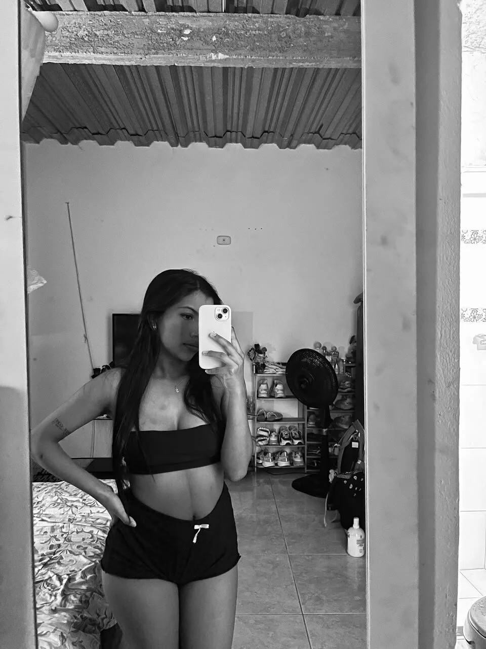 XXX Porn Photo of Nude sara18noir 27