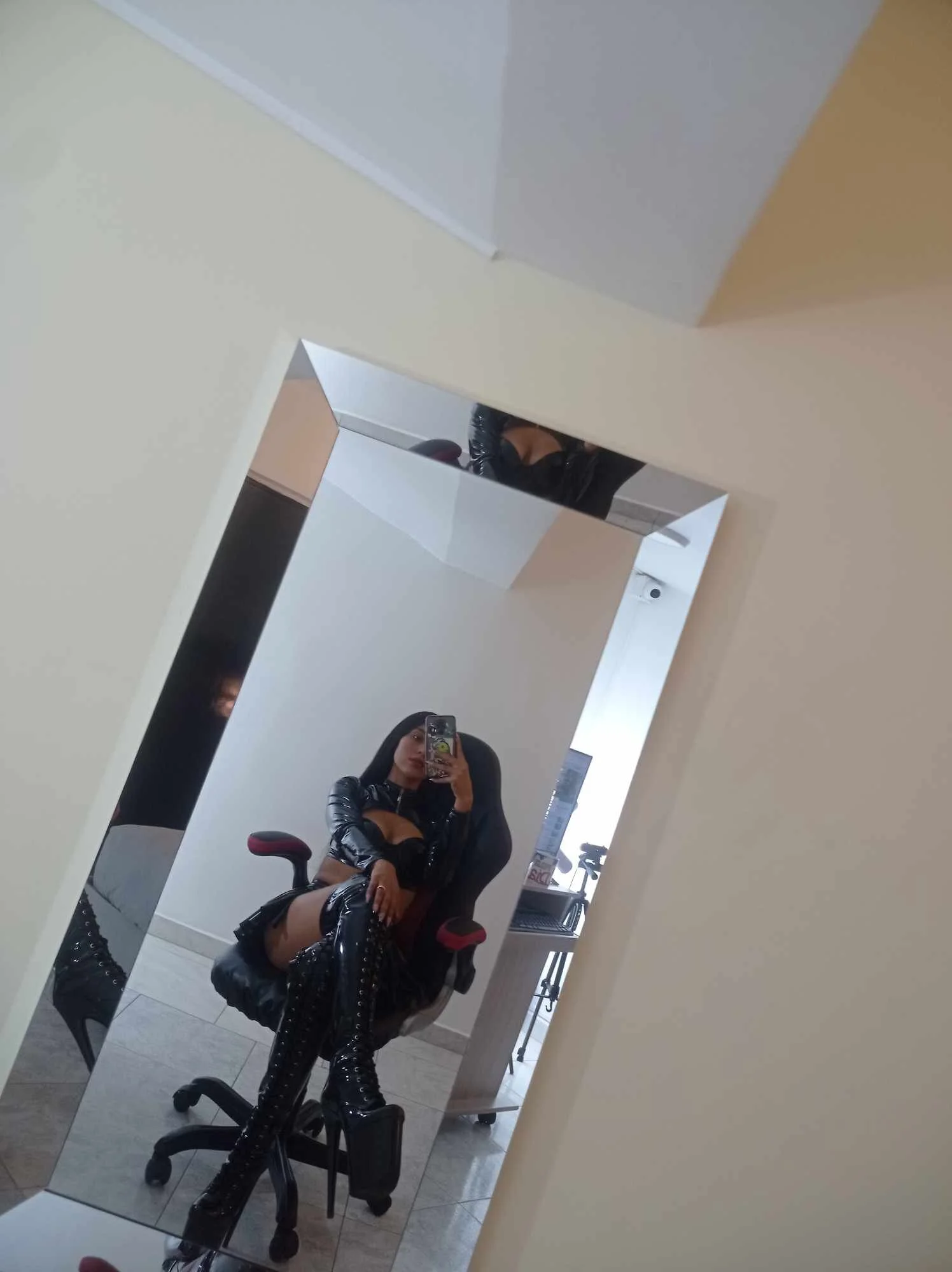 XXX Porn Photo of Nude SAMANTACONNOR2 3