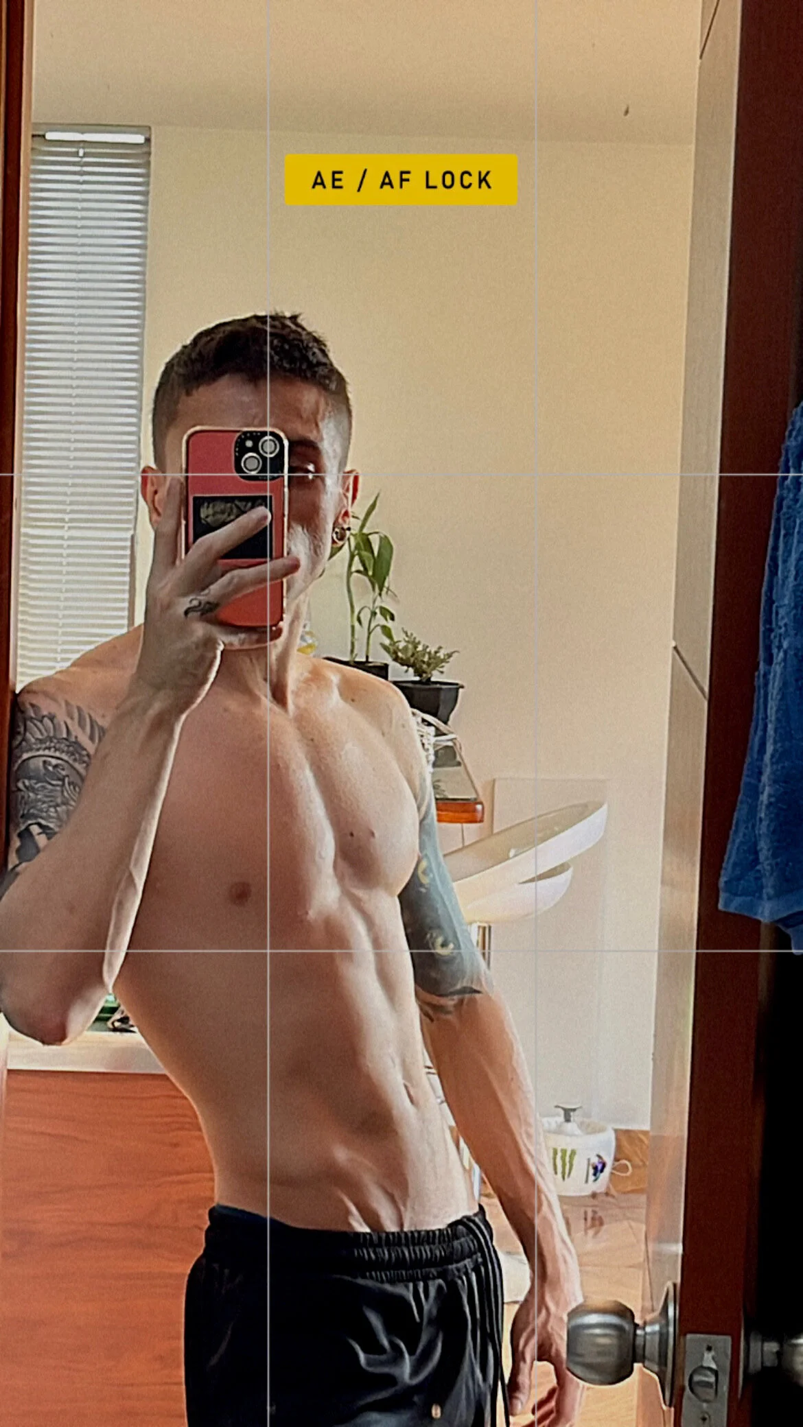 XXX Porn Photo of Nude aaronswt 25