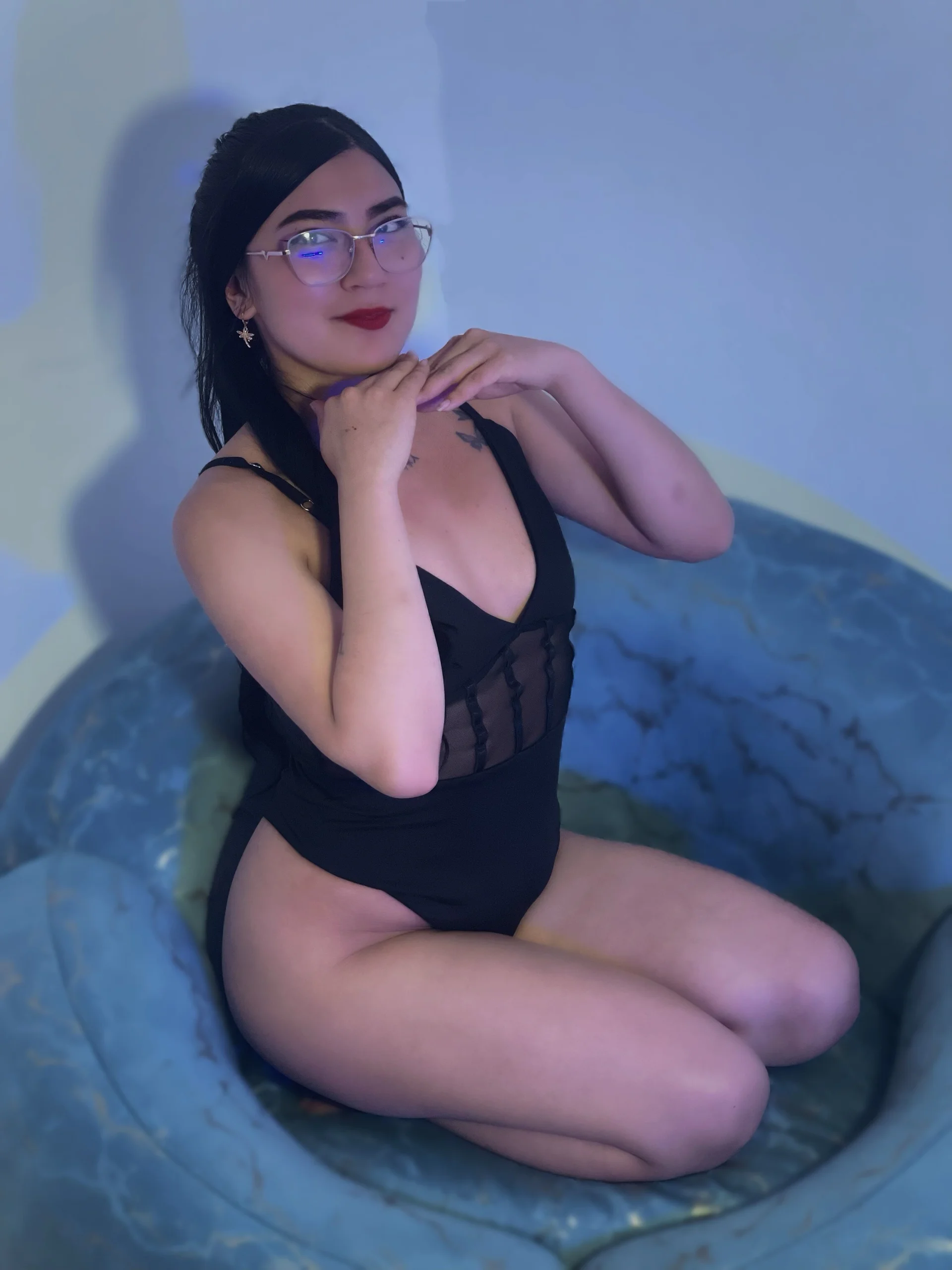 XXX Porn Photo of Nude Blue_Vely 9