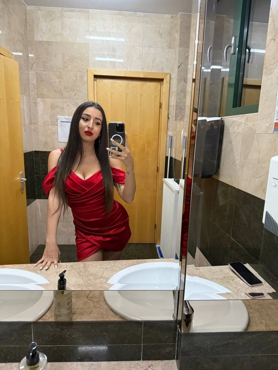 XXX Porn Photo of Nude LunaMuze 1
