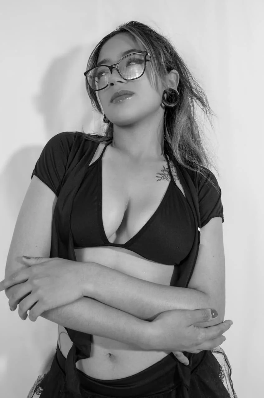 XXX Porn Photo of Nude Sara_Red_X 3