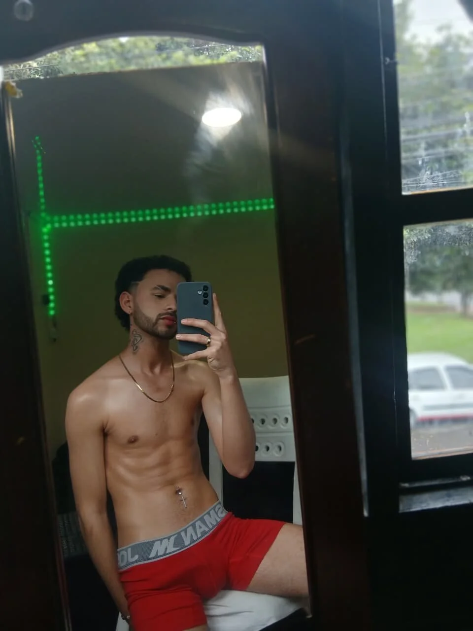 XXX Porn Photo of Nude Thomas_Joel25 1