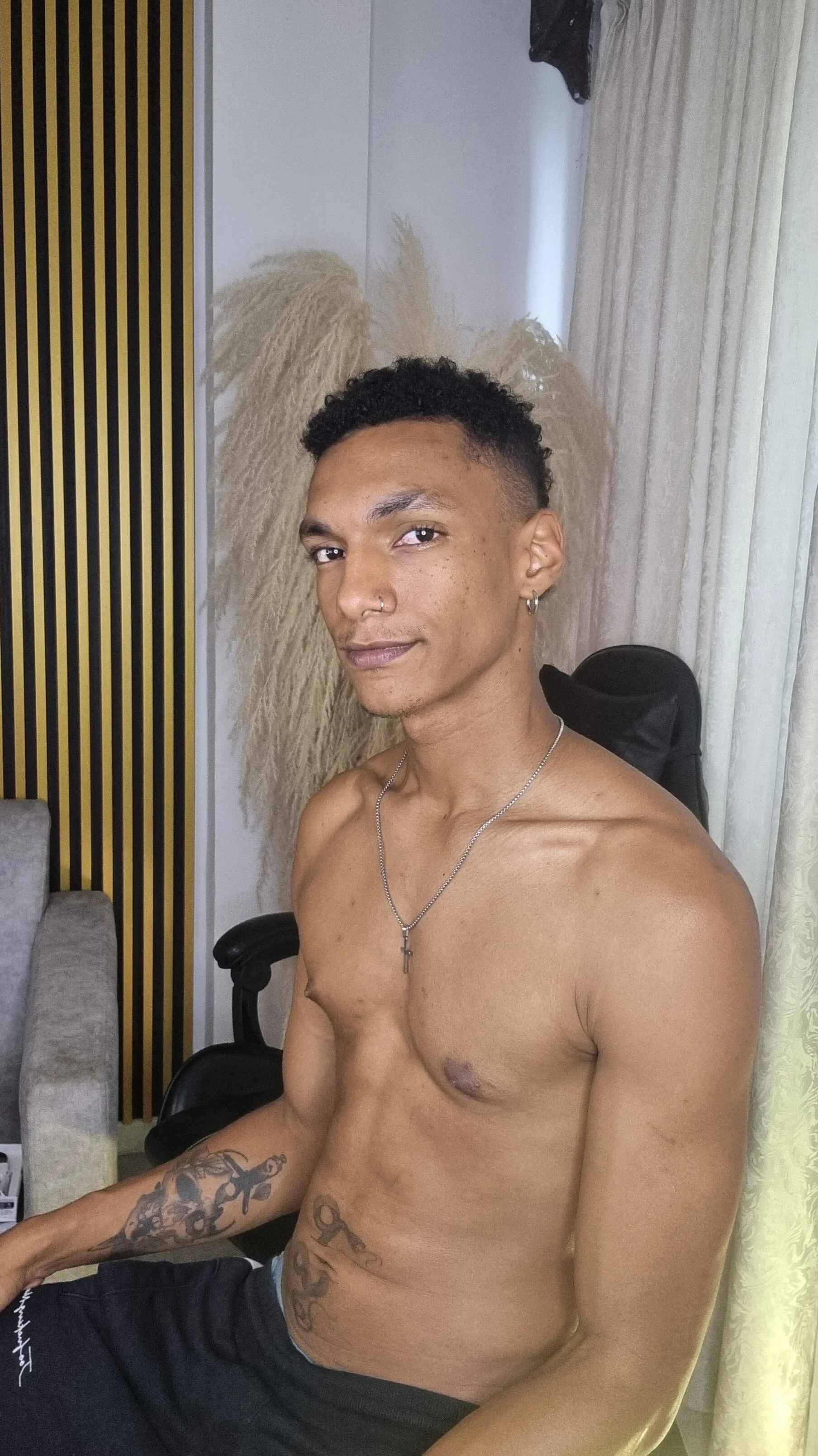 XXX Porn Photo of Nude JulienSaint 35