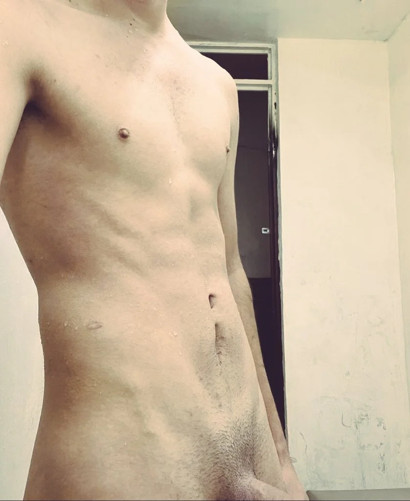 XXX Porn Photo of Nude CarlosRyan1997 4