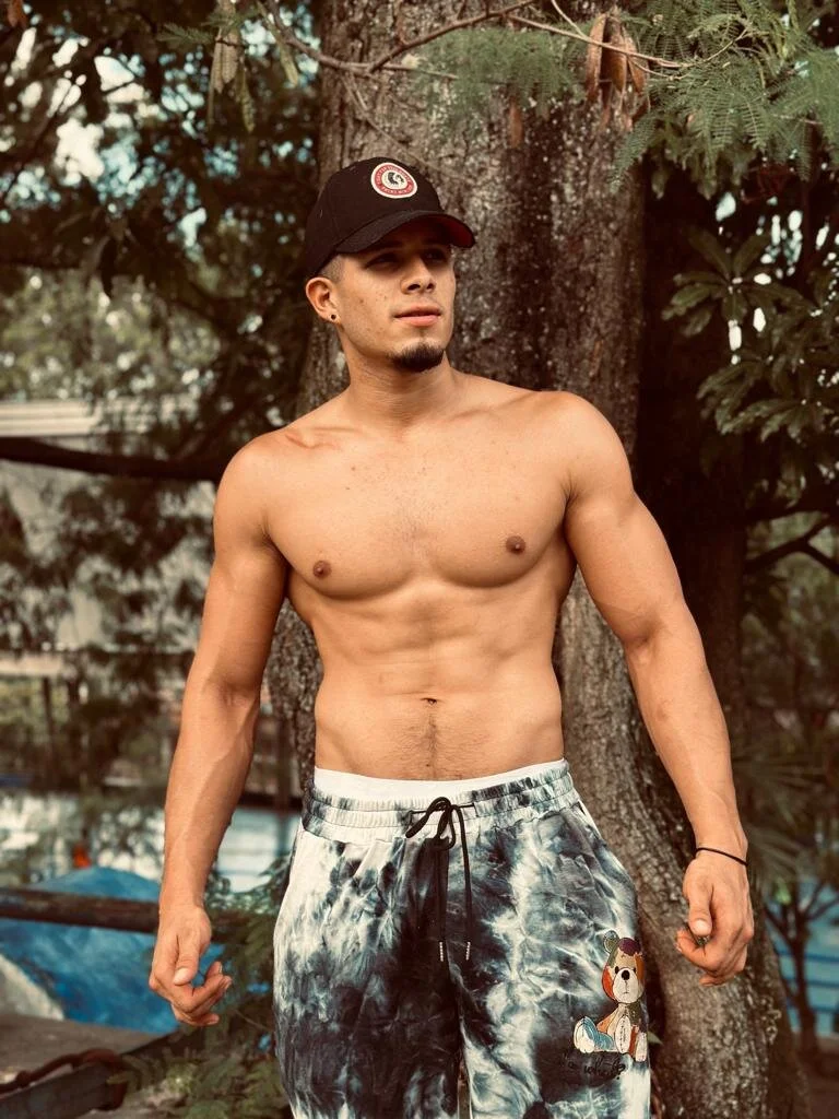 XXX Porn Photo of Nude taurus_boy1 6