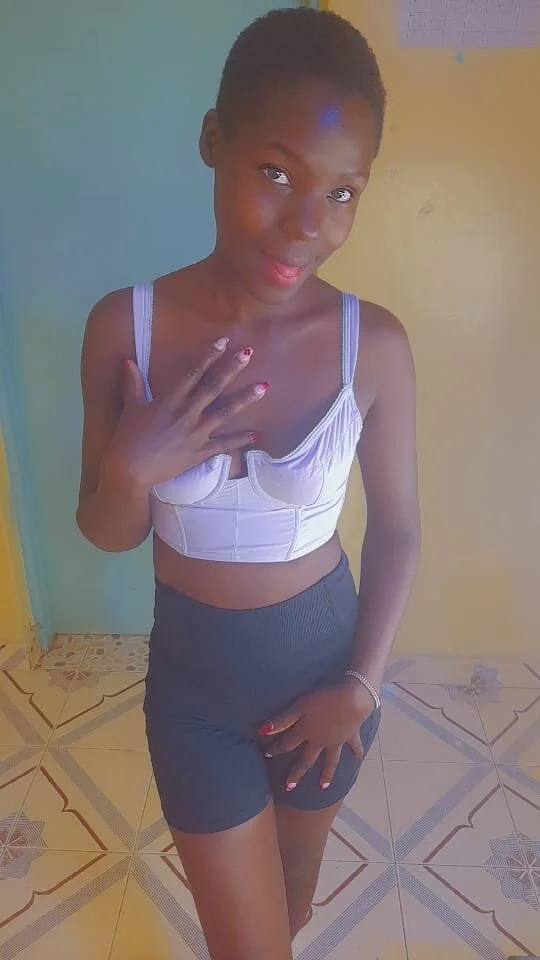 XXX Porn Photo of Nude Lesley_pinkie 2