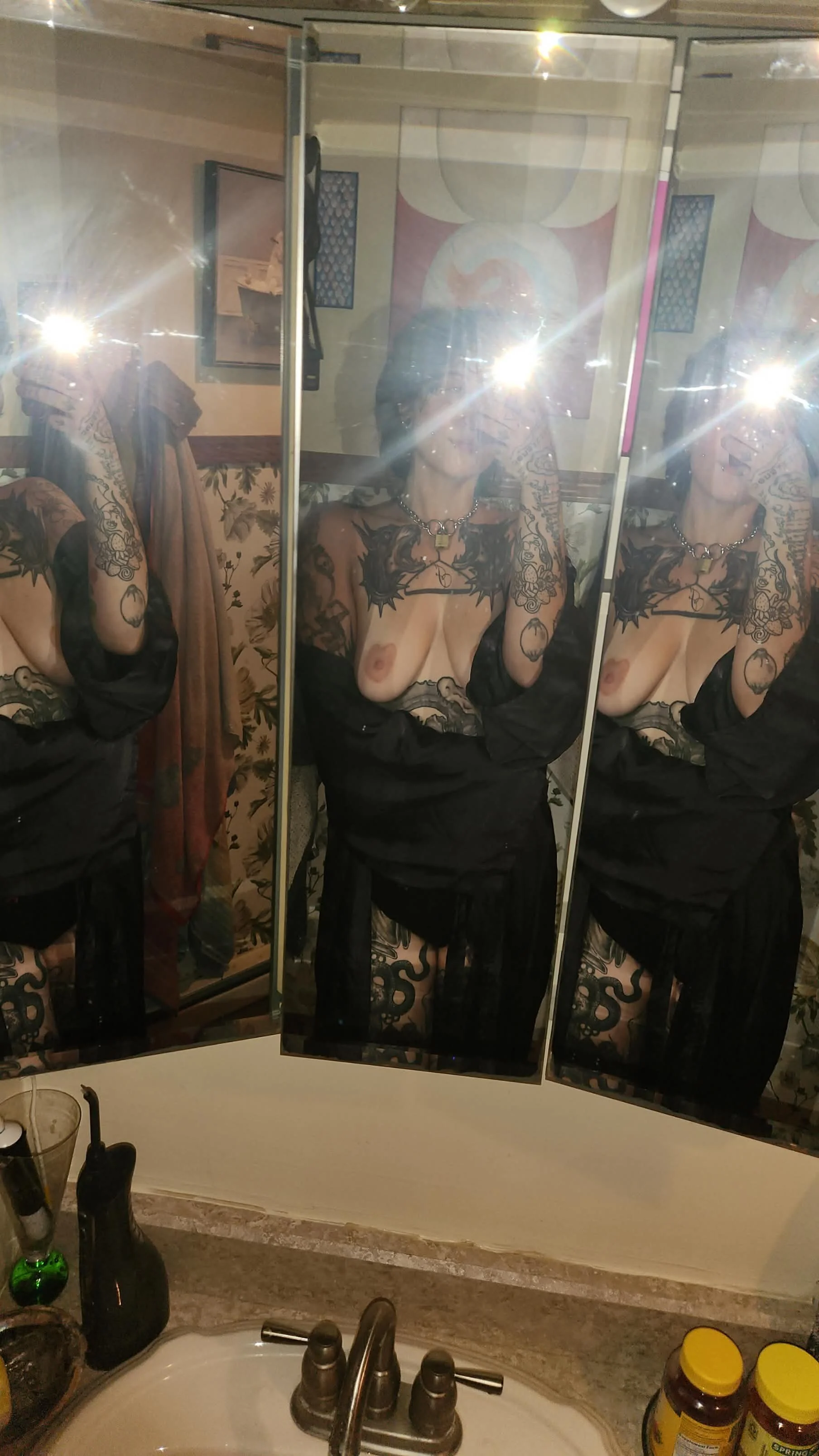 XXX Porn Photo of Nude givingthe411 3