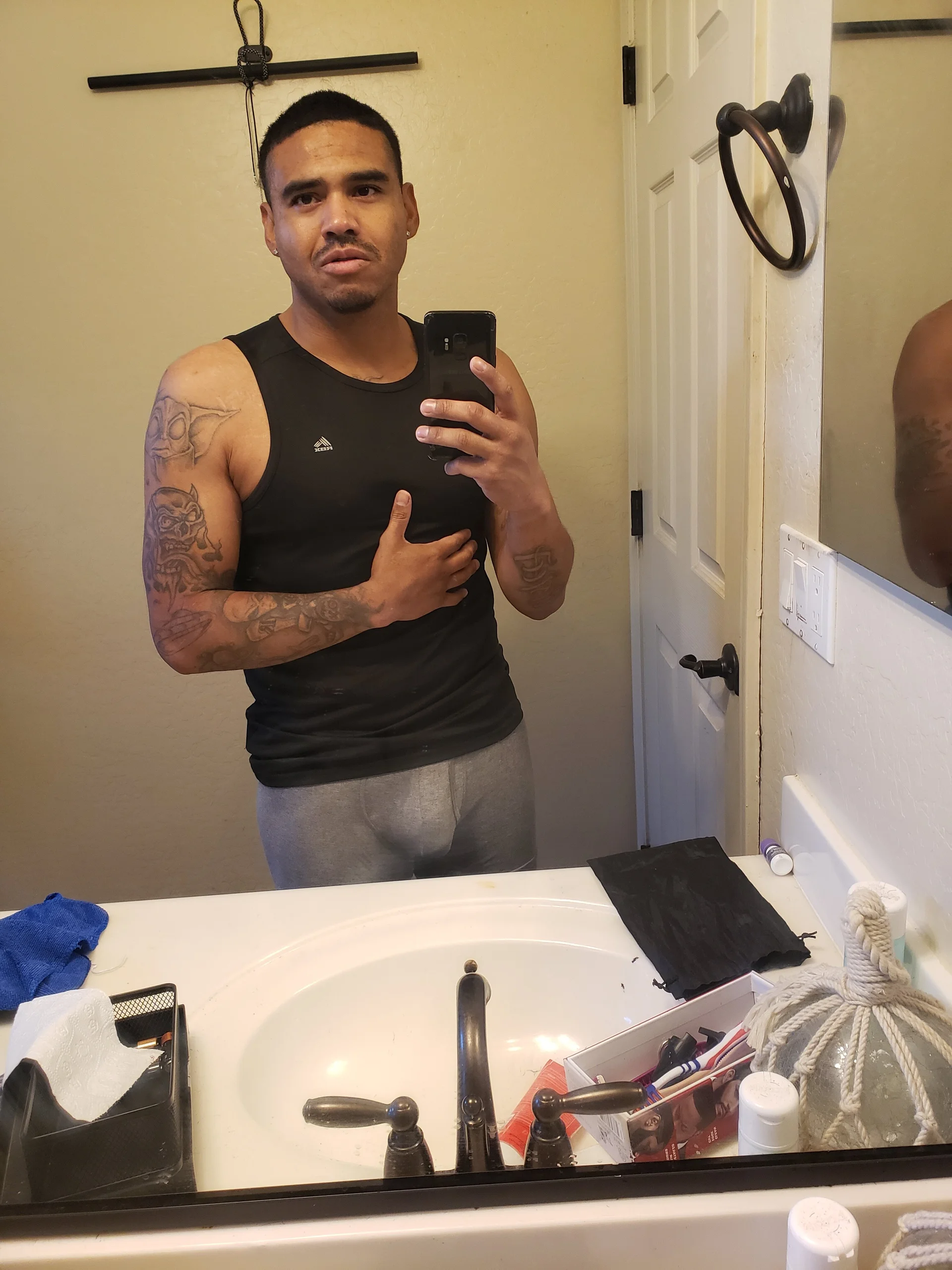 XXX Porn Photo of Nude ReesesPns 2