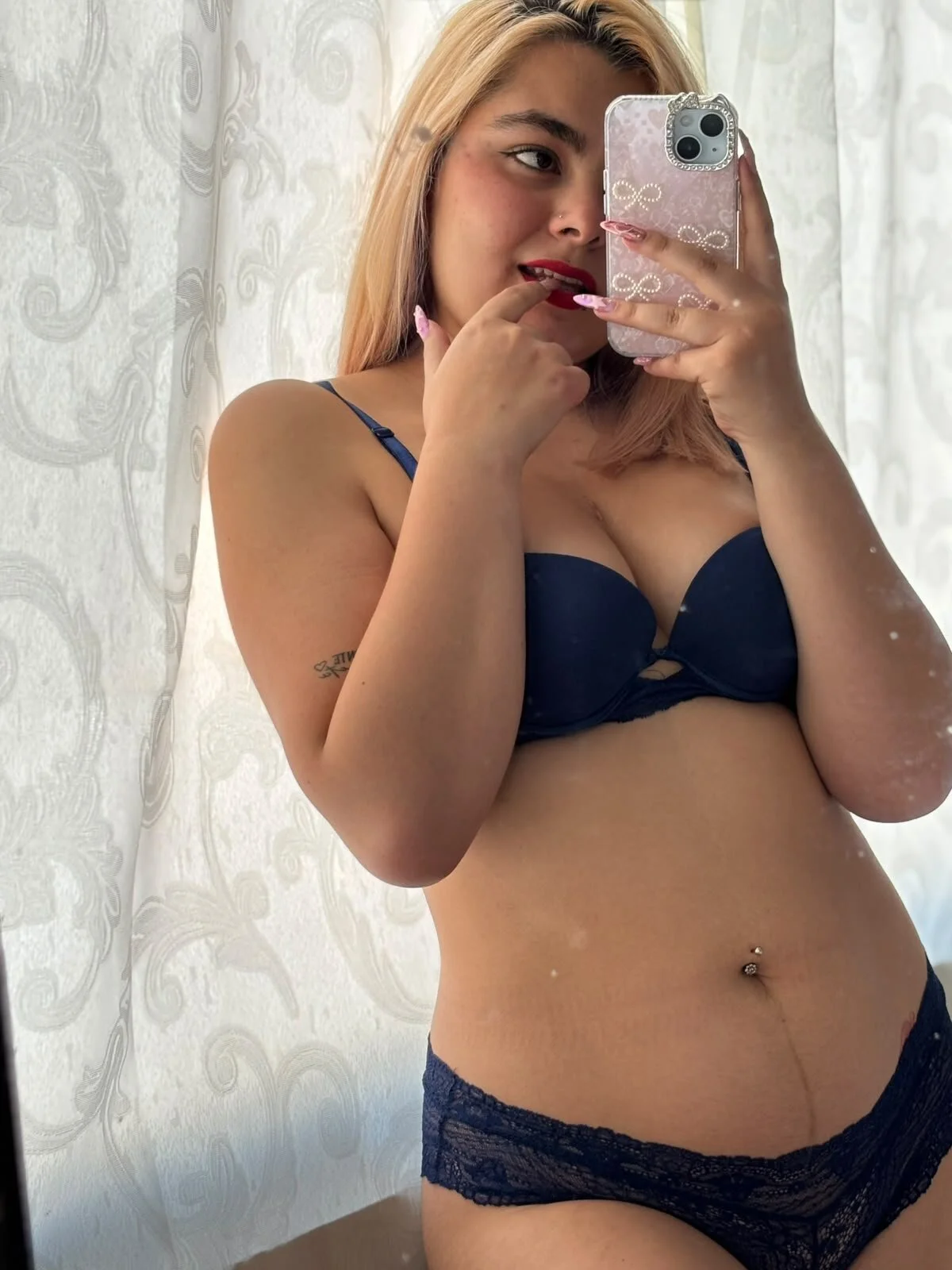 XXX Porn Photo of Nude Pretty_Juls 5