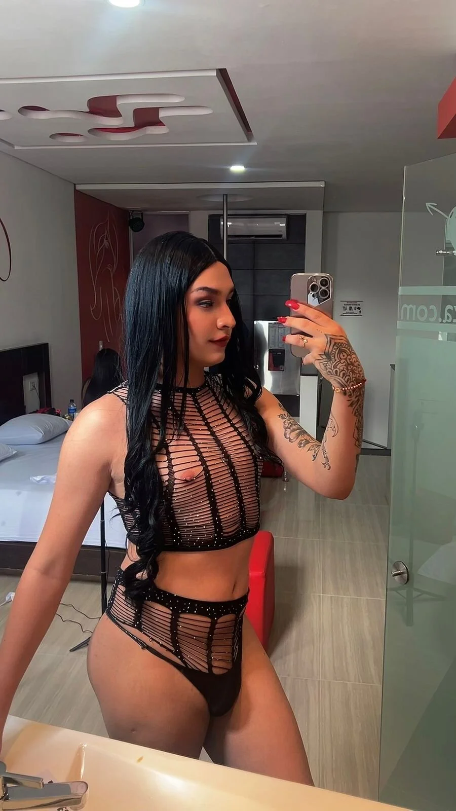 XXX Porn Photo of Nude bubble_red 9