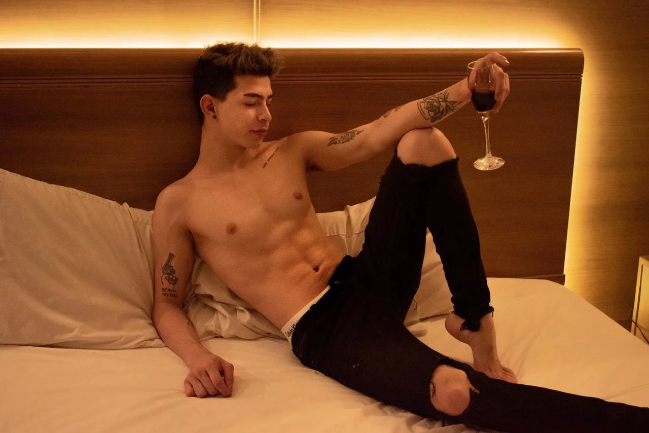 XXX Porn Photo of Nude Logan_Woods 18