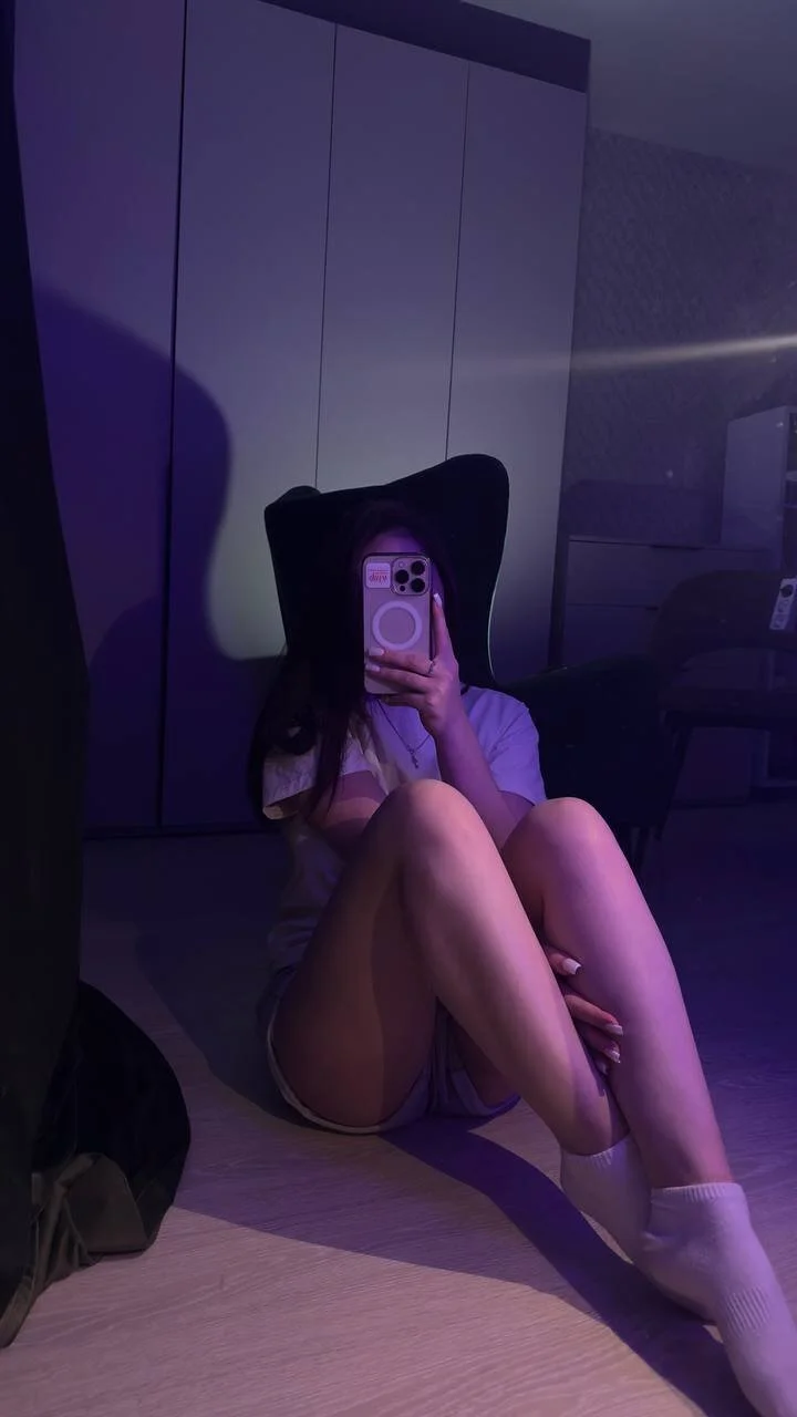 XXX Porn Photo of Nude dark_honey_ 8