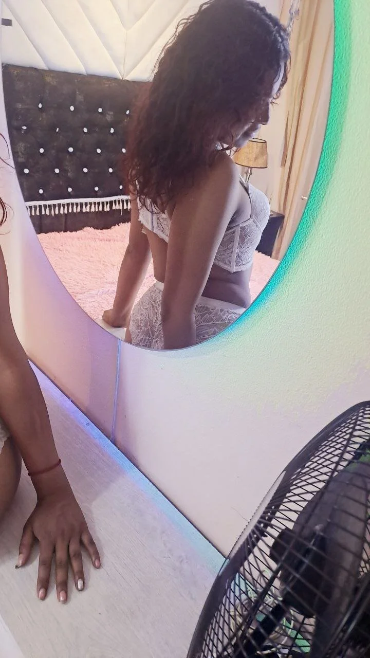 XXX Porn Photo of Nude MisRoos 6