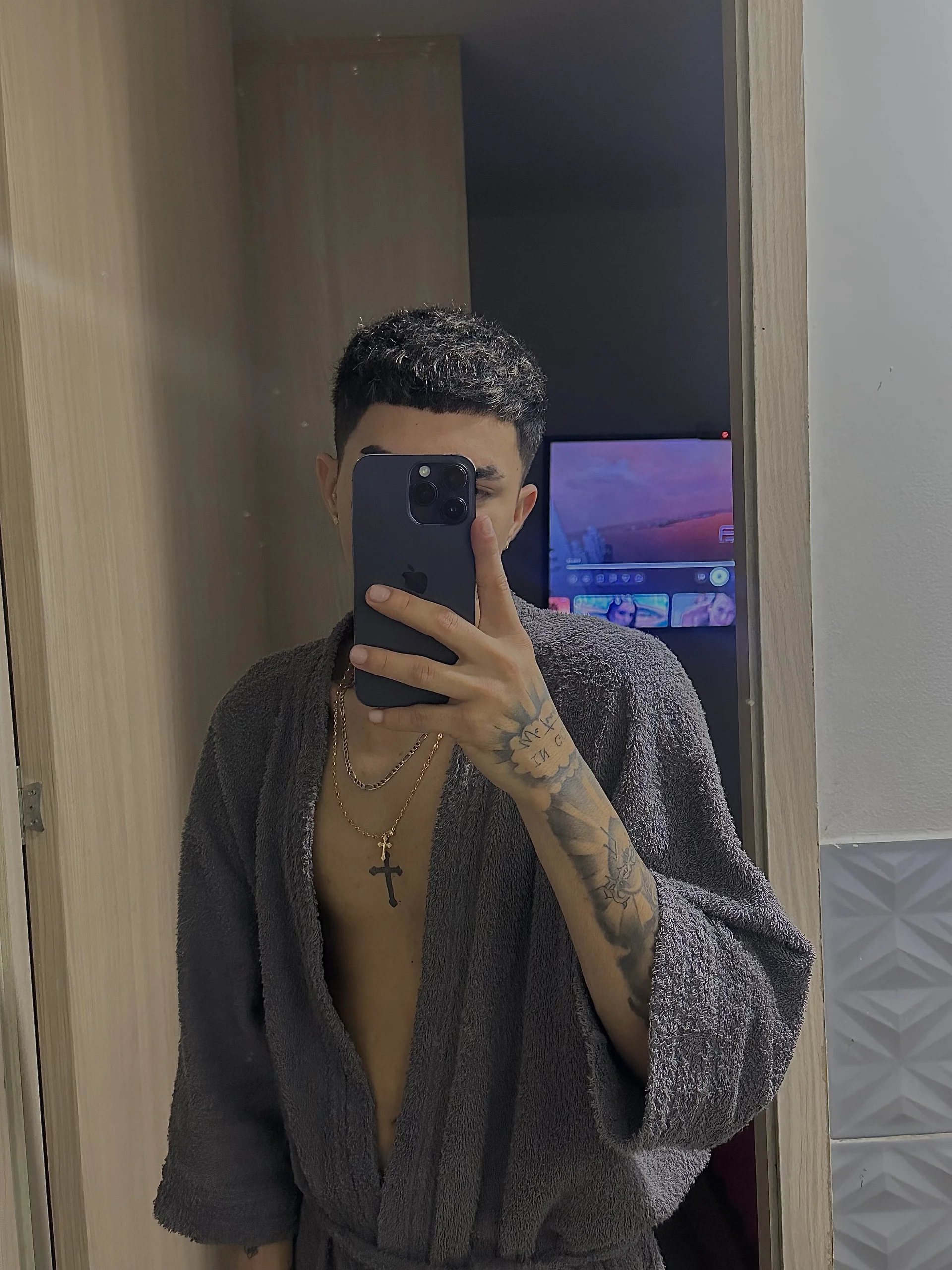 XXX Porn Photo of Nude huge_Santiago 55