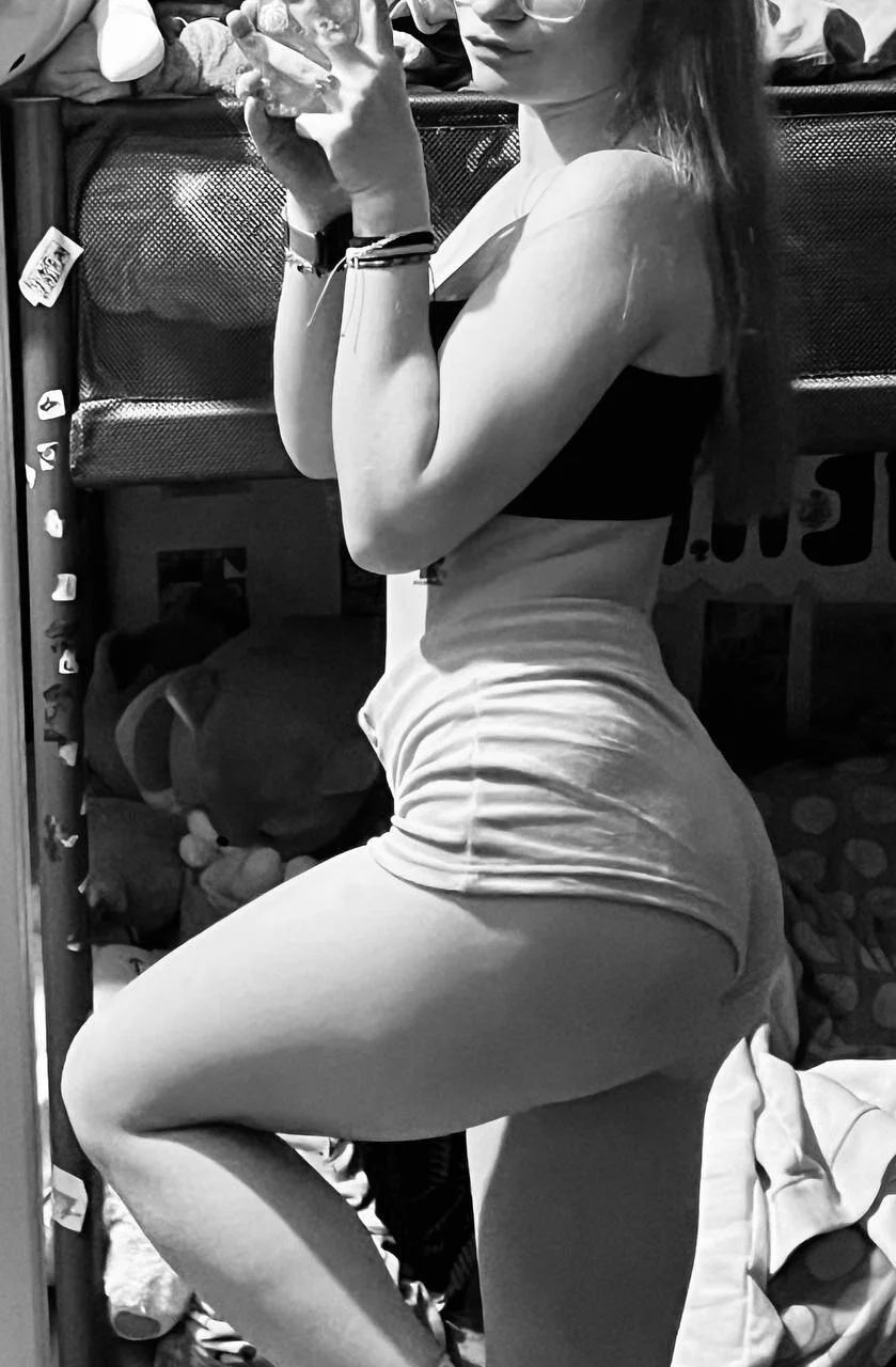XXX Porn Photo of Nude ShawanaCronenberg 4