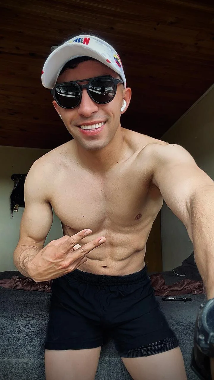 XXX Porn Photo of Nude LeonBlazze 3