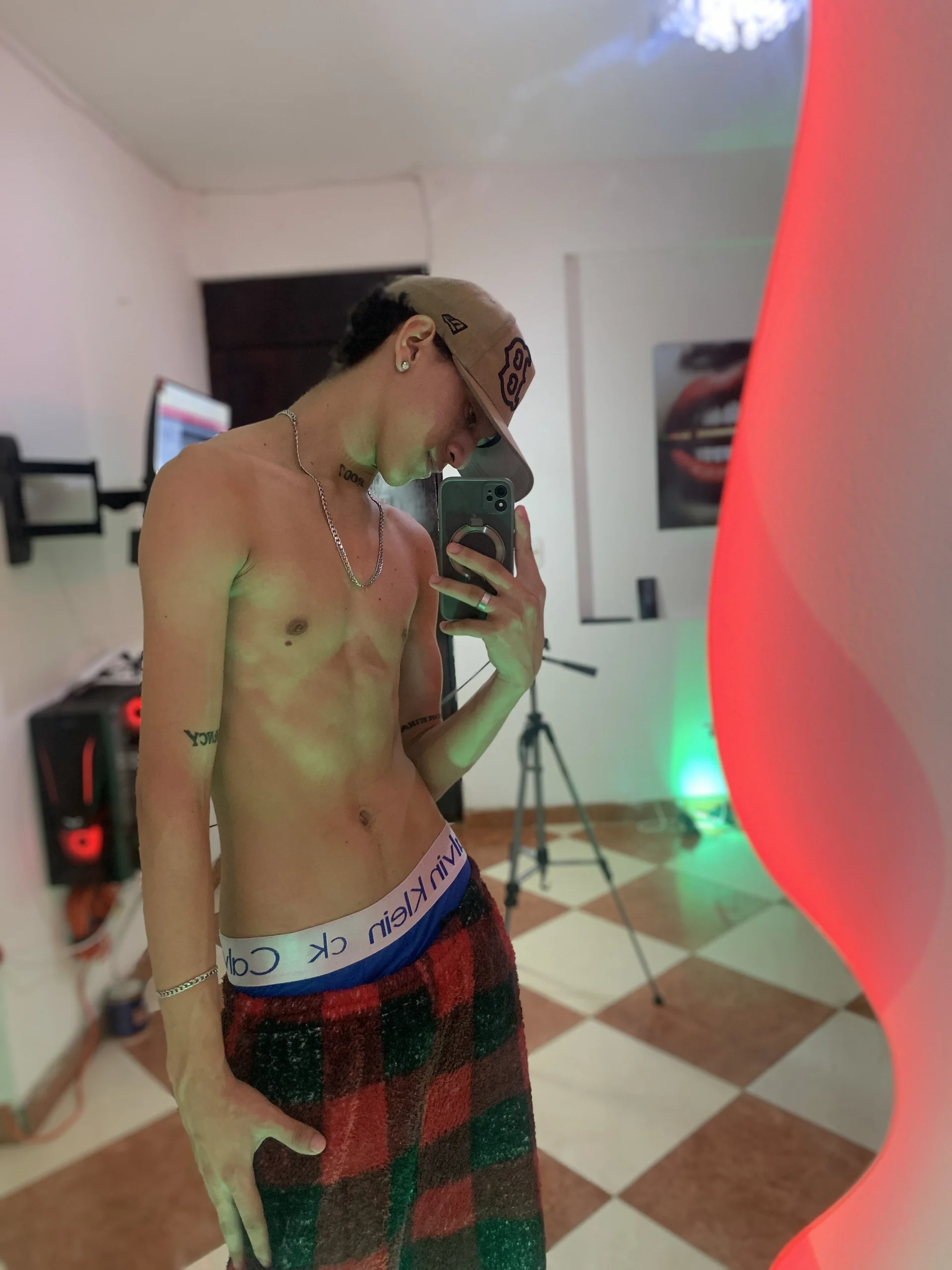XXX Porn Photo of Nude BOYS_PLAY 4