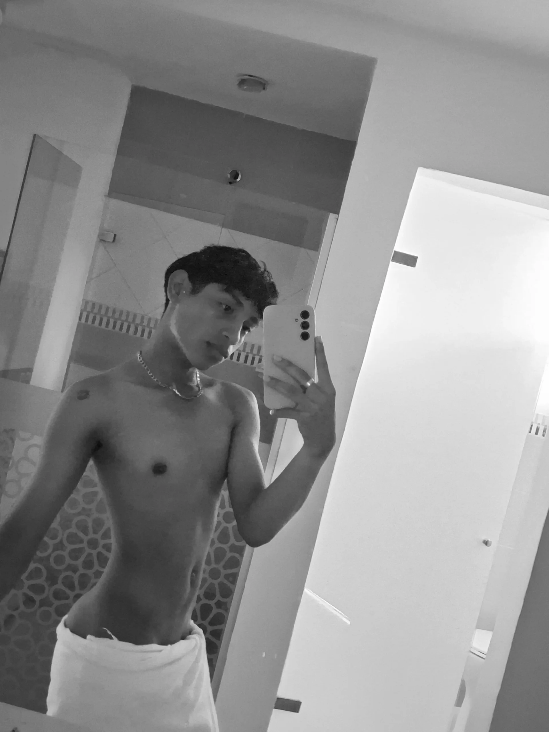 XXX Porn Photo of Nude damian_wicked18 3
