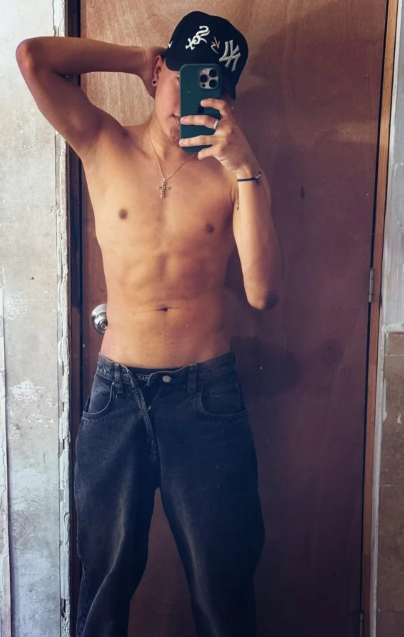 XXX Porn Photo of Nude Robert_smith26 5