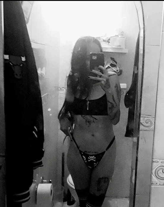 XXX Porn Photo of Nude thin_tatto 9