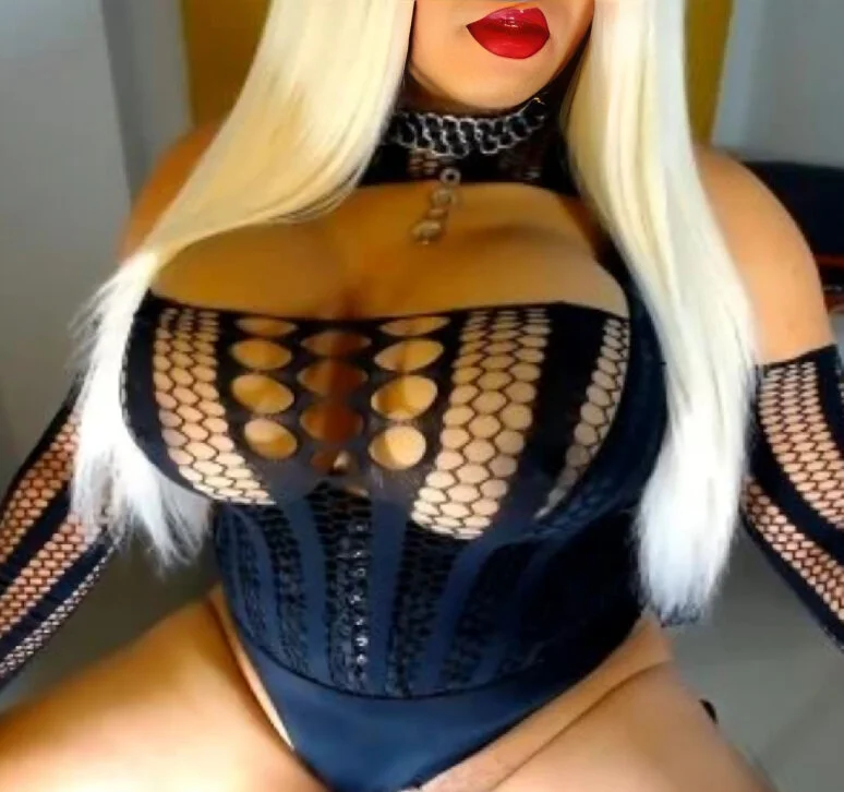 XXX Porn Photo of Nude alicehugecock 11