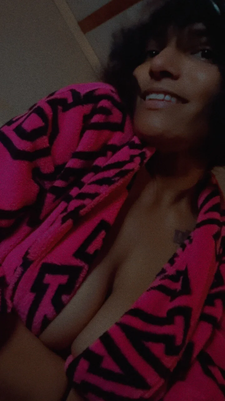 XXX Porn Photo of Nude MaeIsMe 2