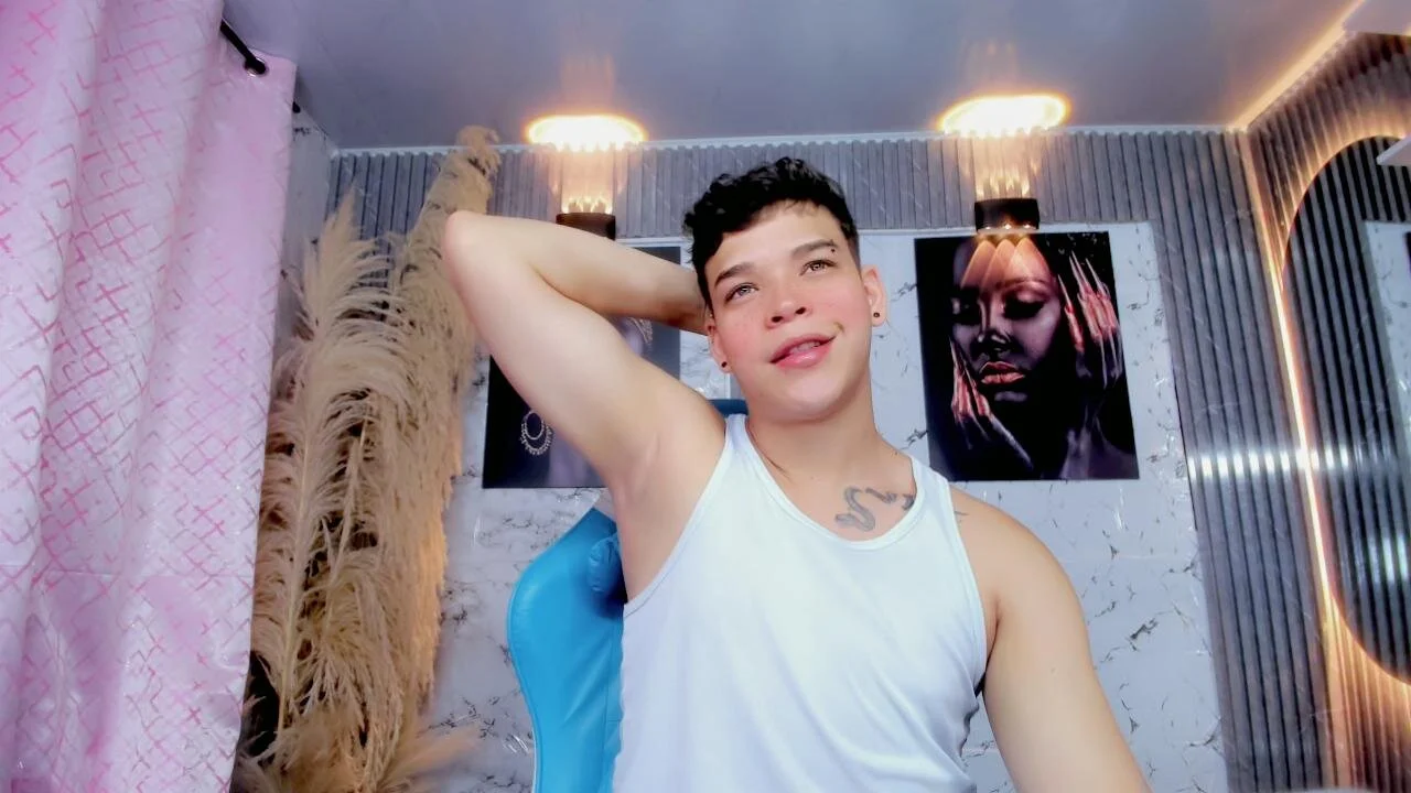 XXX Porn Photo of Nude Thomas_boy_ 6